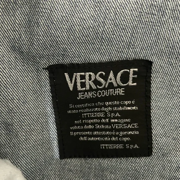 Vintage Versace Ittierre 100% Cotton Italian blue jeans.Italian size 42,56